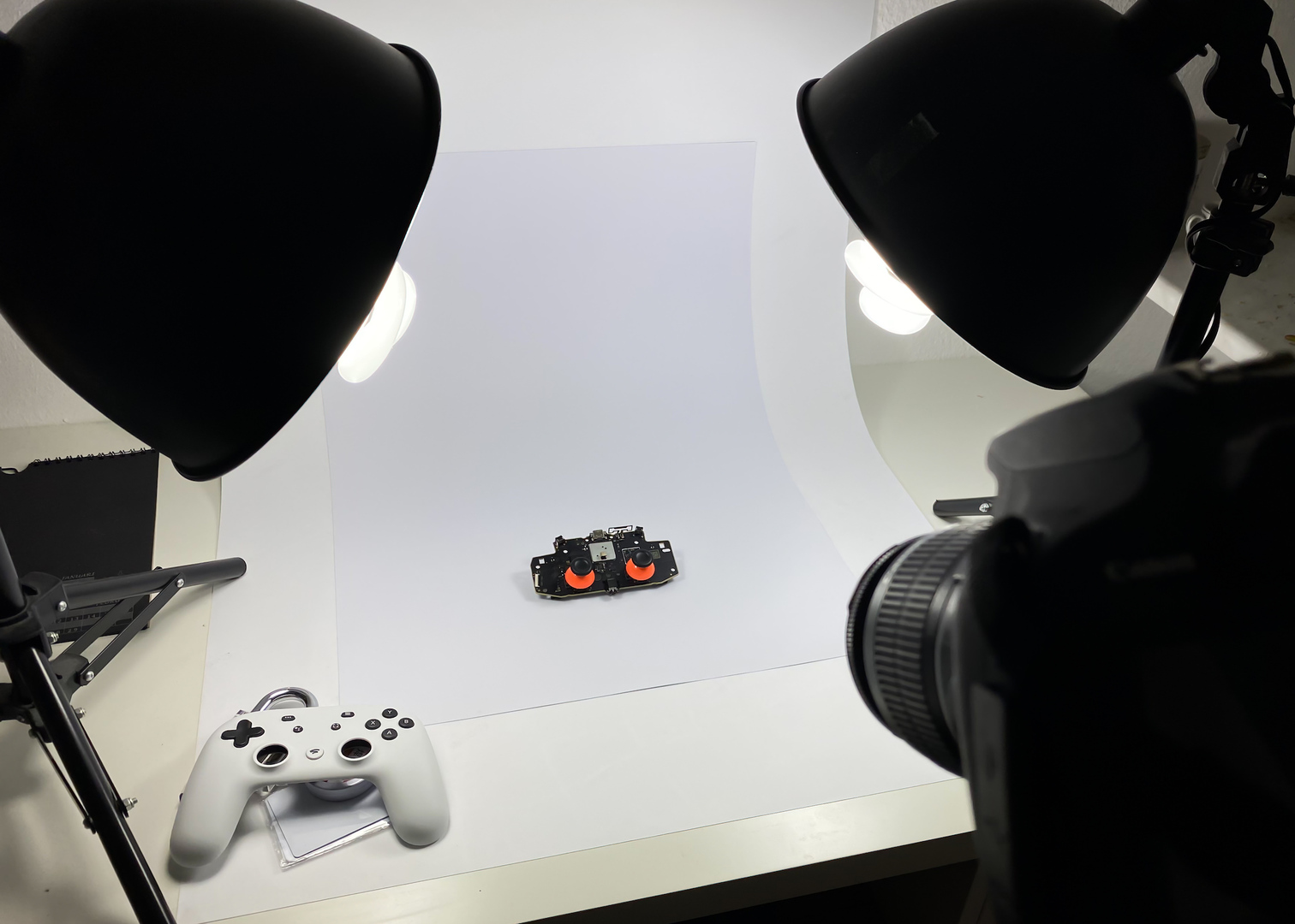 Bild vom Fotosetup für die Explosionsgrafik