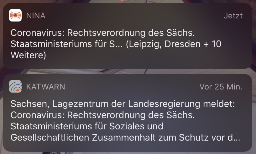 Zwei Pushmitteilungen, deren Einführung so lang ist, dass man den Inhalt der Meldung nicht sieht