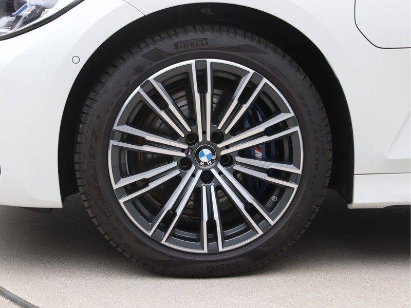 BMW 3 Serie Touring 330e High Executive M-sport afbeelding 24