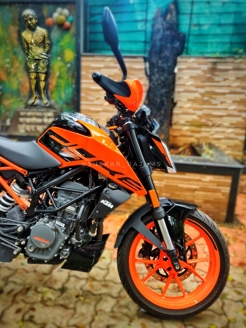 ktm-look