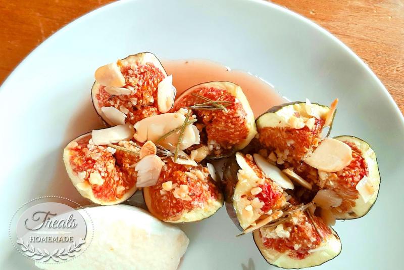 Roasted figs with honey