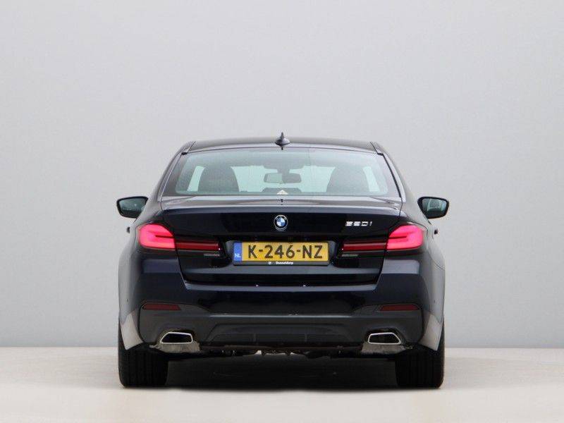 BMW 5 Serie 520i High Exe M-Sport Aut. afbeelding 10