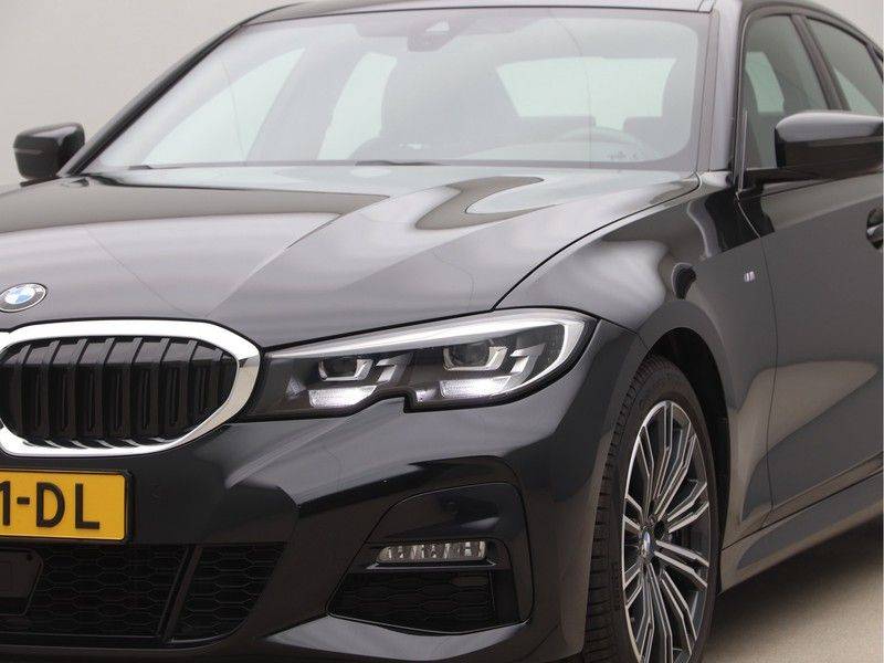 BMW 3 Serie 330i Exe M-Sport afbeelding 20