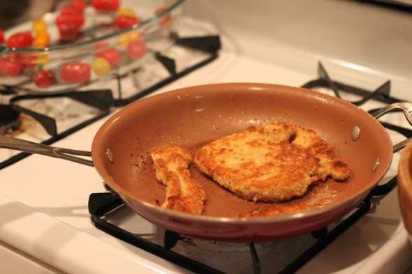 Frying the cutlets