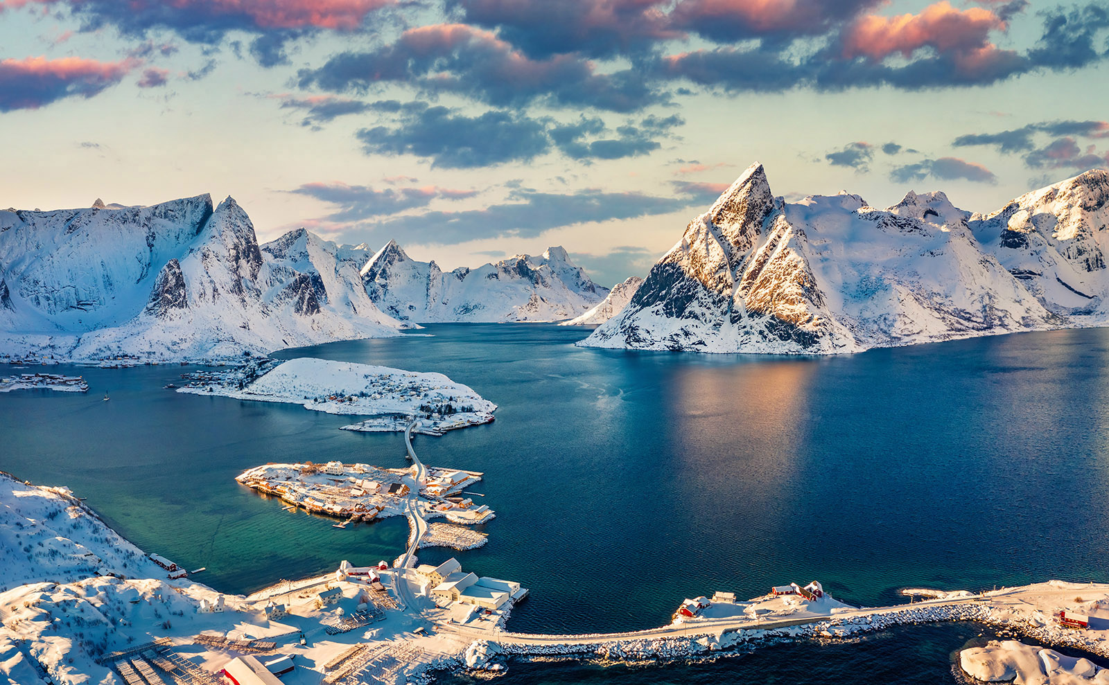 12 Amazing Instagram Accounts That Will Transport You to the Deadly Beautiful Arctic