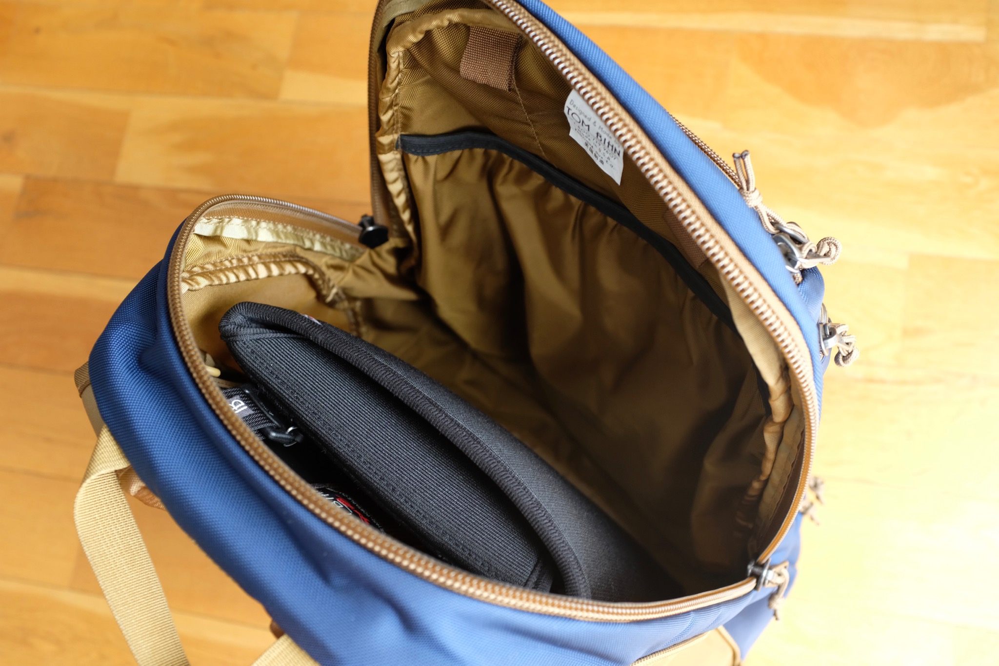 Big, open compartment