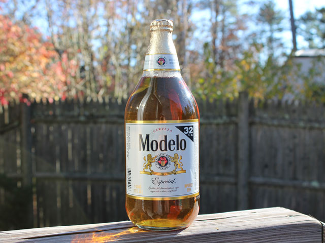 Cerveza Modelo Especial, a Pilsner-style Lager brewed by Modelo