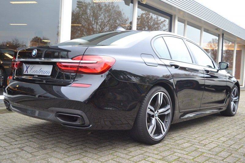 BMW 7 Serie 740d xDrive M sportpakket NP €165.000 afbeelding 3