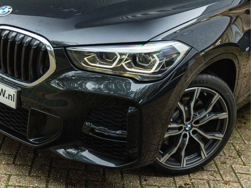 BMW X1 xDrive20i High Executive - M-Sport - Memoryzetel - Trekhaak - Harman Kardon afbeelding 8