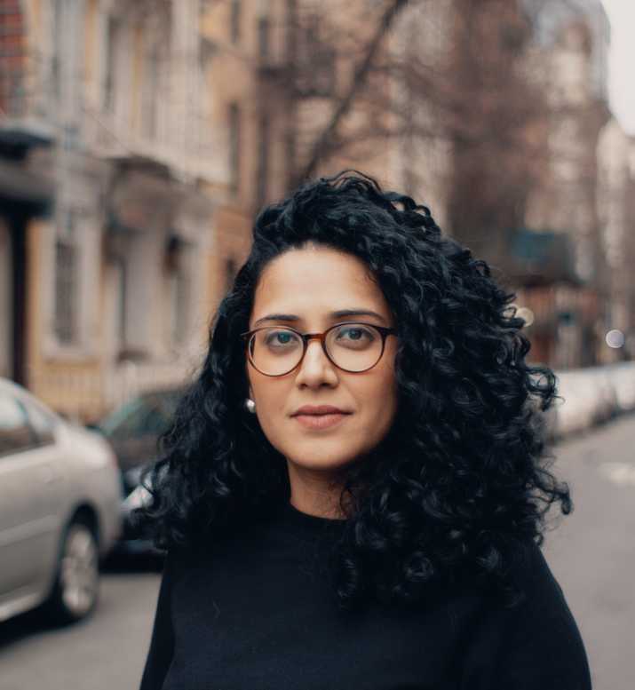 Mansi Choksi is a journalist who has written for The New York Times, The New Yorker, Harper’s Magazine, National Geographic and The Atlantic. She is a two-time Livingston Award Finalist. Newlyweds (2022) is her first book.