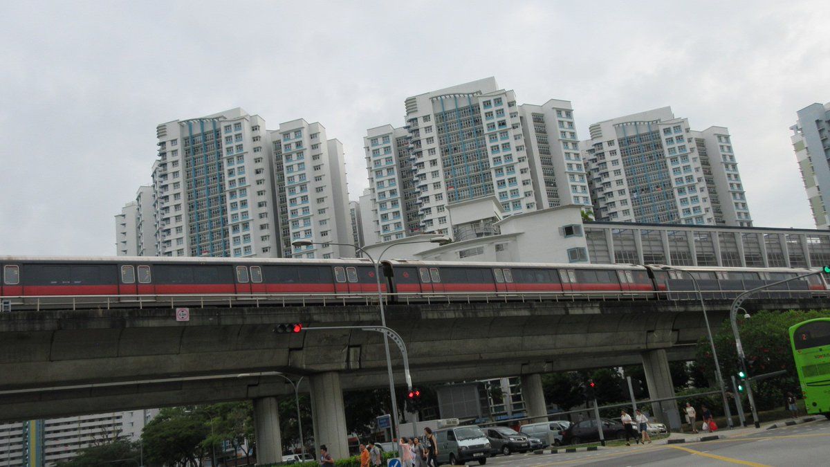 oh my god twitter doesn’t include alt text from images in their API