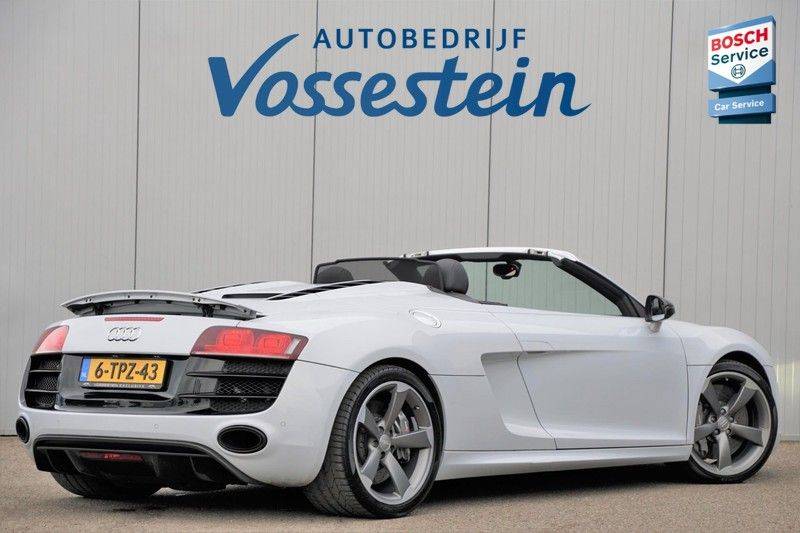 Audi R8 Spyder 5.2 V10 FSI / Akrapovic / Carbon Pack / B & O / Ceramic / Camera / Audi Exclusive / Cruise afbeelding 8