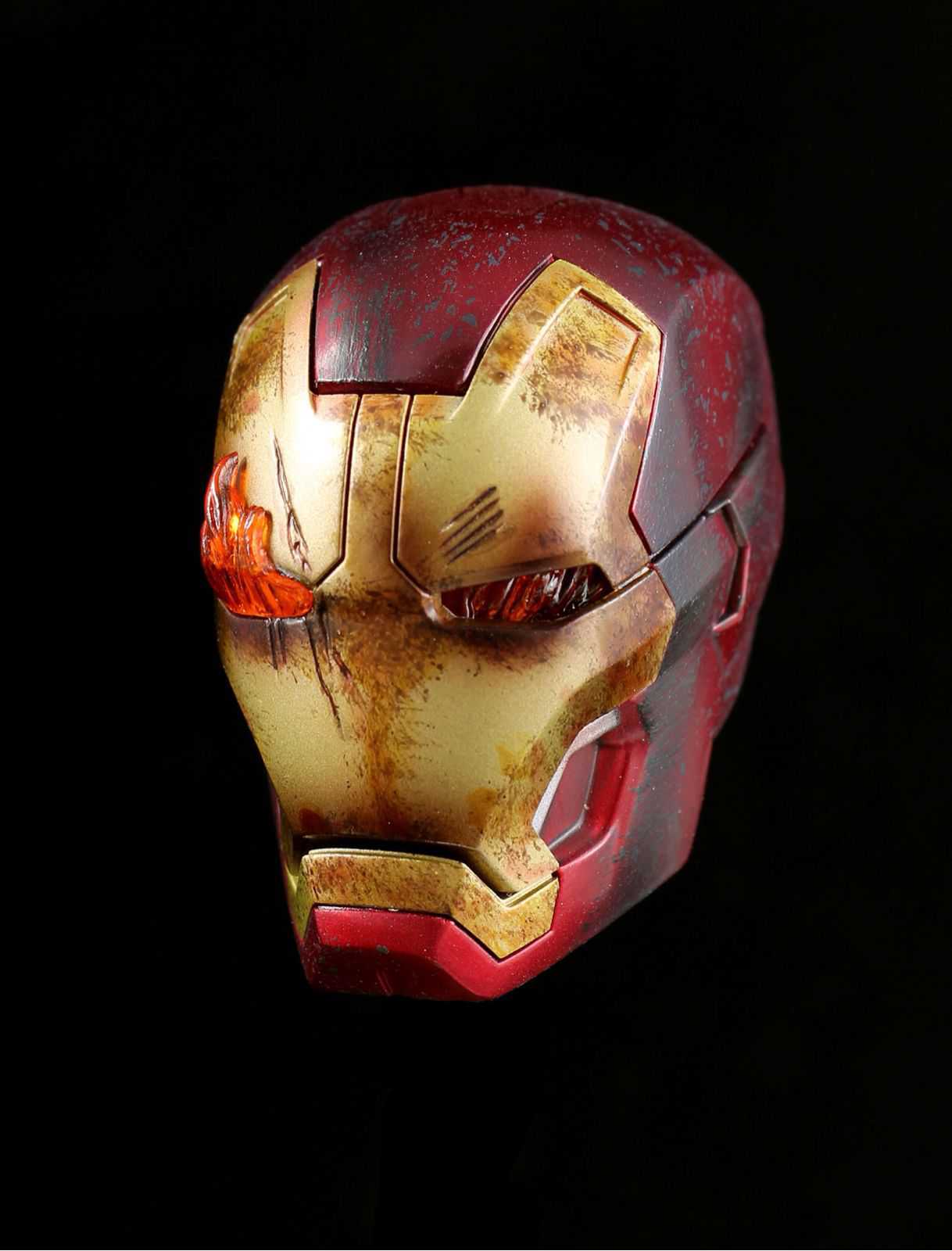 Hot Toys Iron Man MK33 1/6 Figure