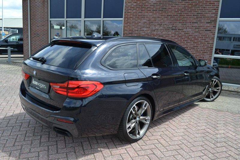 BMW 5 Serie Touring M550d xDrive 400pk Pano Standk ACC 20inch Adp-LED HUD afbeelding 20