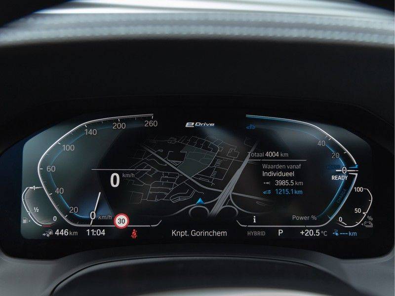 BMW 3 Serie 330e M-Sport - Individual - Dak - ACC - Harman Kardon - Trekhaak afbeelding 22