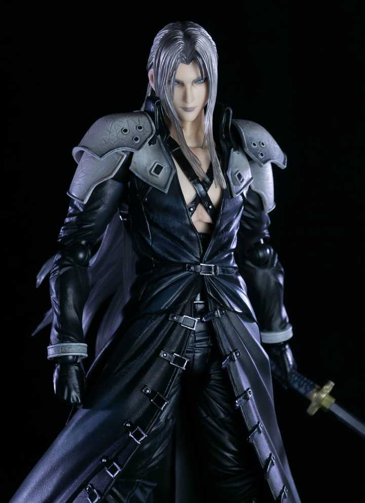 Final Fantasy VII Play Arts Kai Sephiroth | Figround