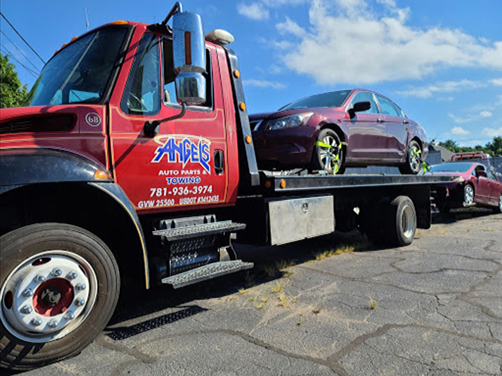 Our junk car removal tow trucks travel around Massachusetts and Rhode Island offering free towing for scrap vehicle pickup