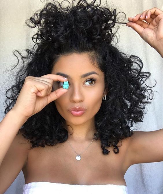 How To Rake And Shake Your Way To Frizz Free Curls