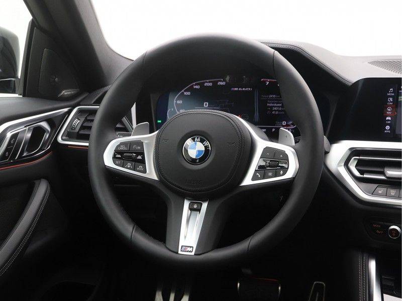 BMW 4 Serie Coupé M440i xDrive High Executive Automaat afbeelding 2