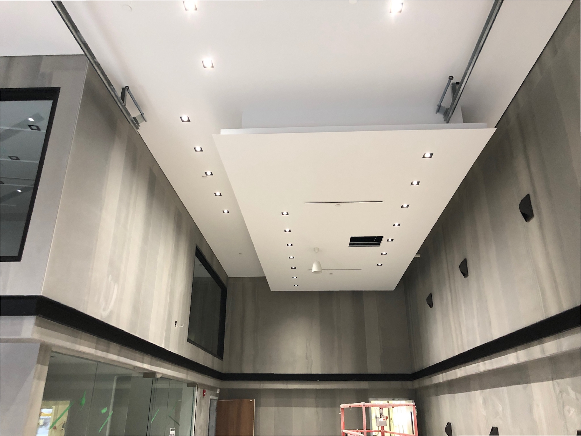 SUSPENDED-CEILING