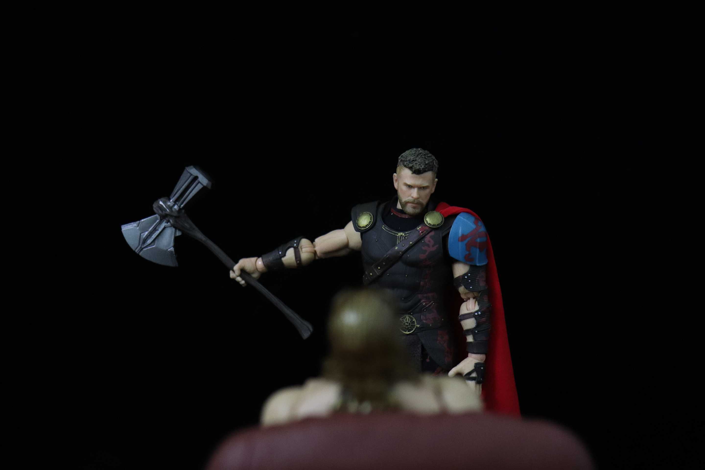 Mezco Thor Collection