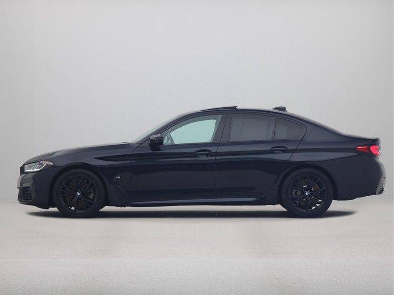 BMW 5 Serie Sedan 520i High Executive M-Sport Automaat afbeelding 12