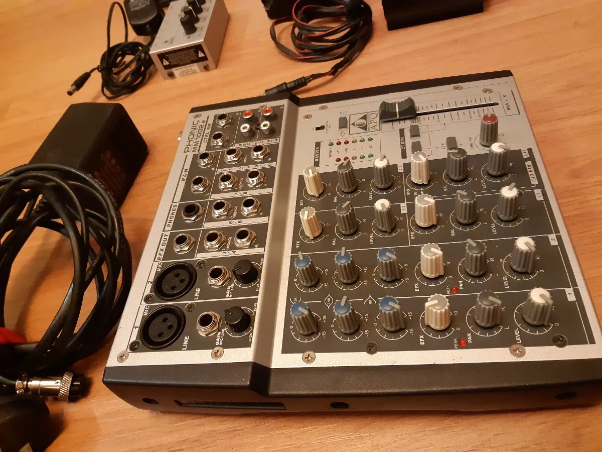 Consola De Sonido Phonic Mm 1002