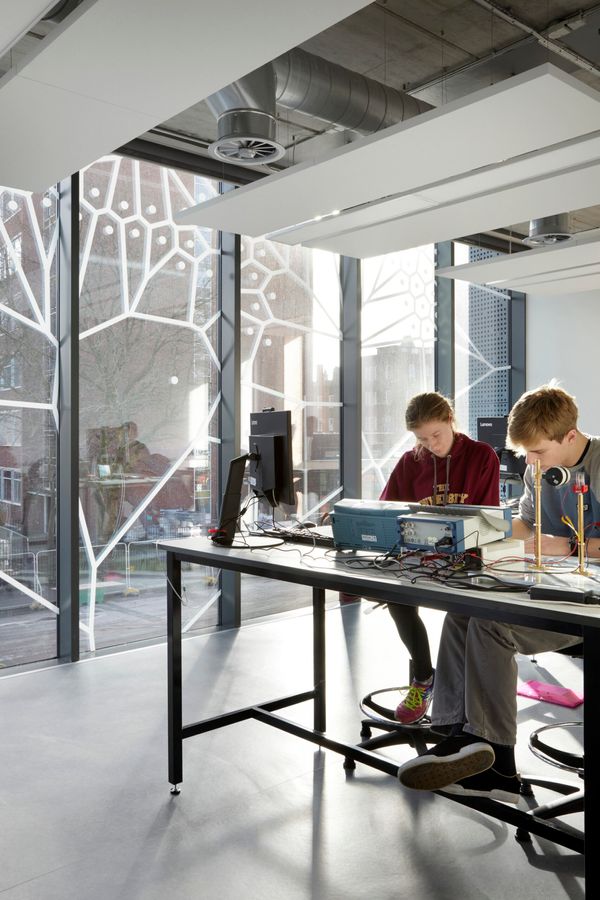 Hawkins Brown-University of Manchester Schuster Annexe-interior view-teaching laboratory