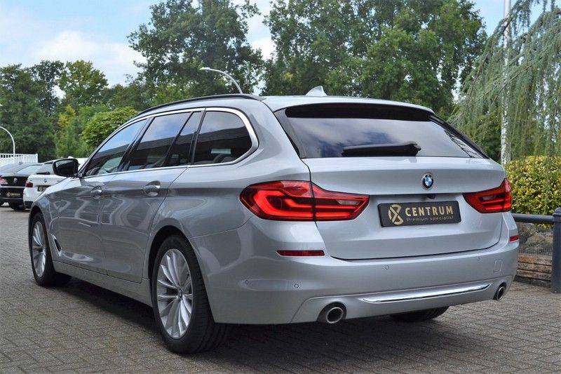 BMW 5 Serie 530i xDrive Luxury Line Facelift afbeelding 4