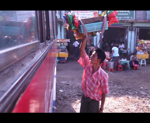 Burma Bus Vendors 13