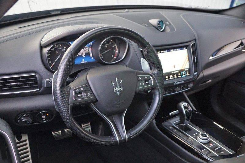 Maserati Levante 3.0 V6 S AWD / 430 pk / Leder / Navigatie / Panodak / 360 camera / Luchtvering / Compleet! afbeelding 12