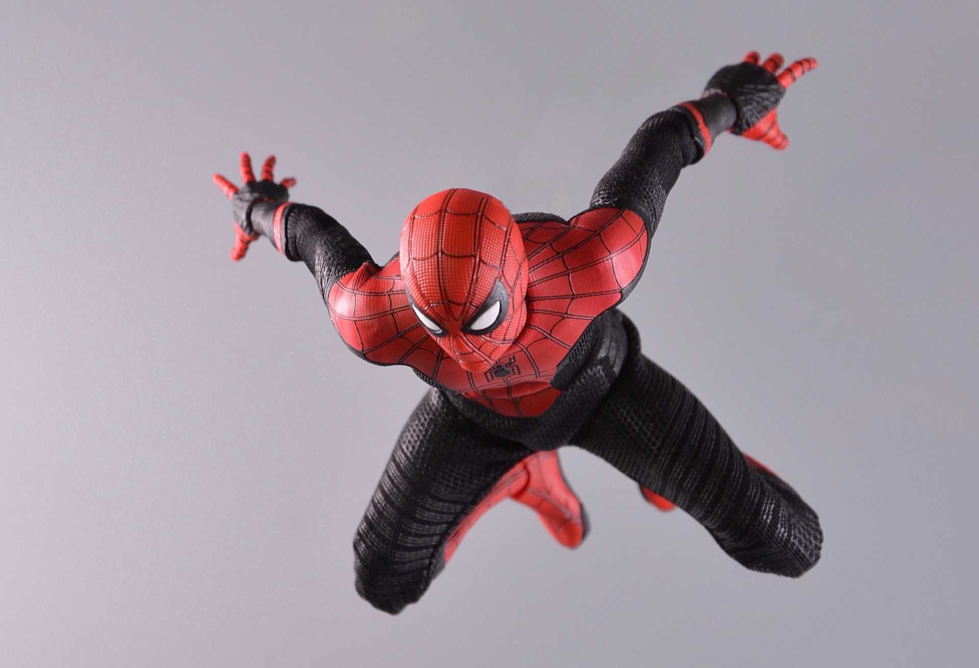 Spider-Man Far From Home Deluxe Edition 1/12 Figure