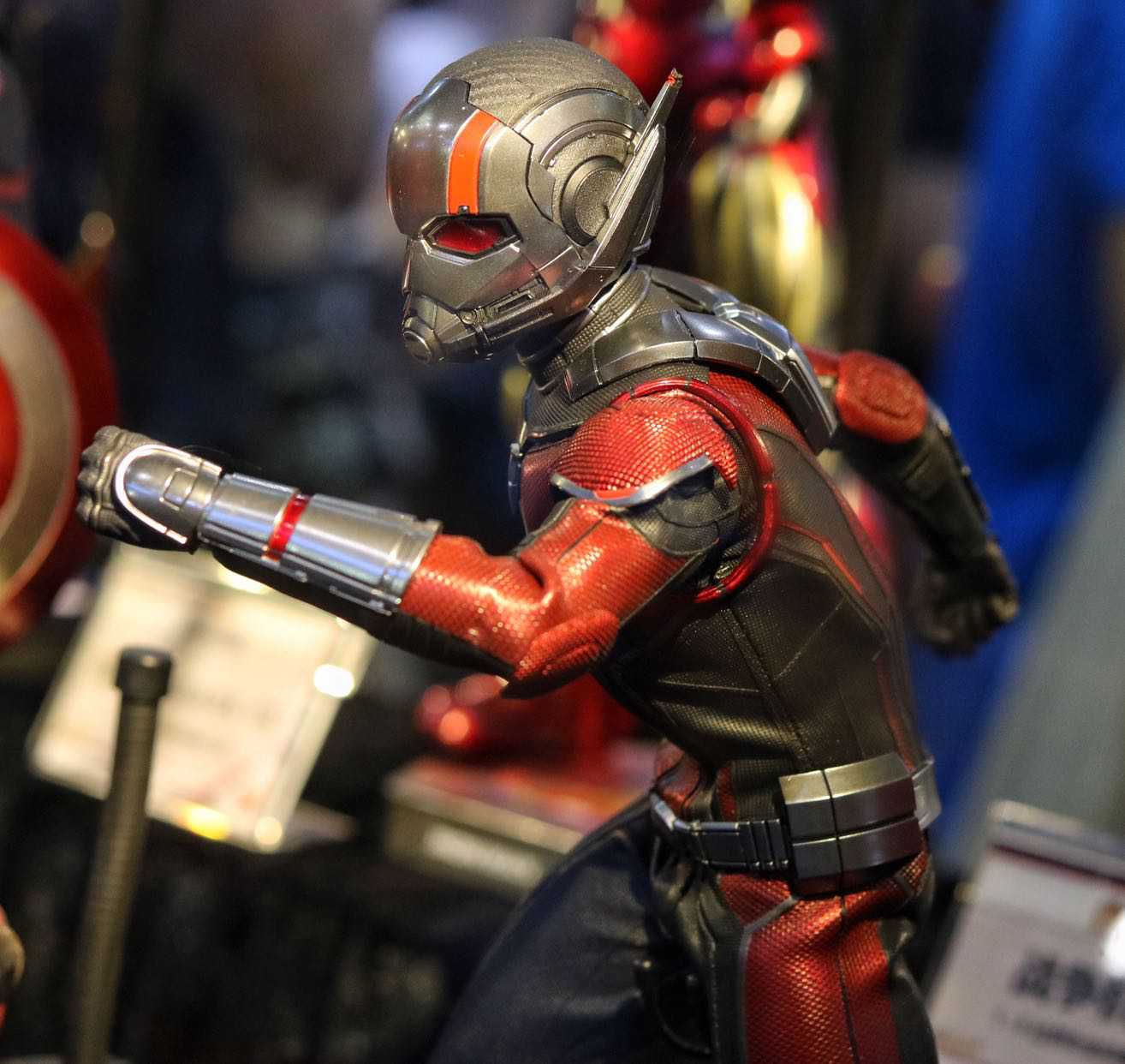 2019 CCG Hottoys Booth Photos Sharing