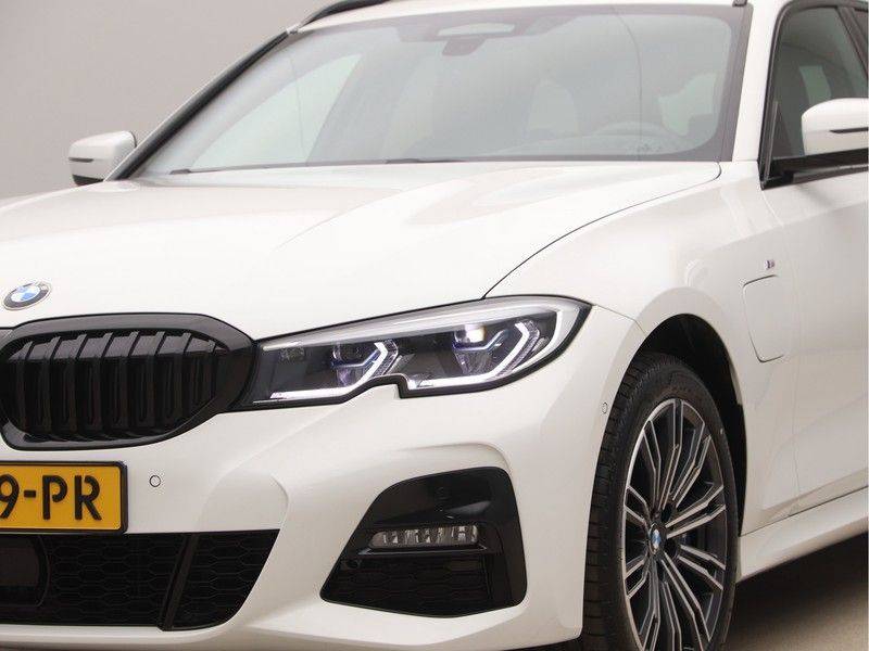 BMW 3 Serie 330e xDrive M Sport High Executive afbeelding 24