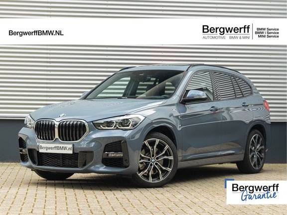 BMW X1 xDrive20i High Executive - Memoryzetel - Panorama - Trekhaak - Harman Kardon