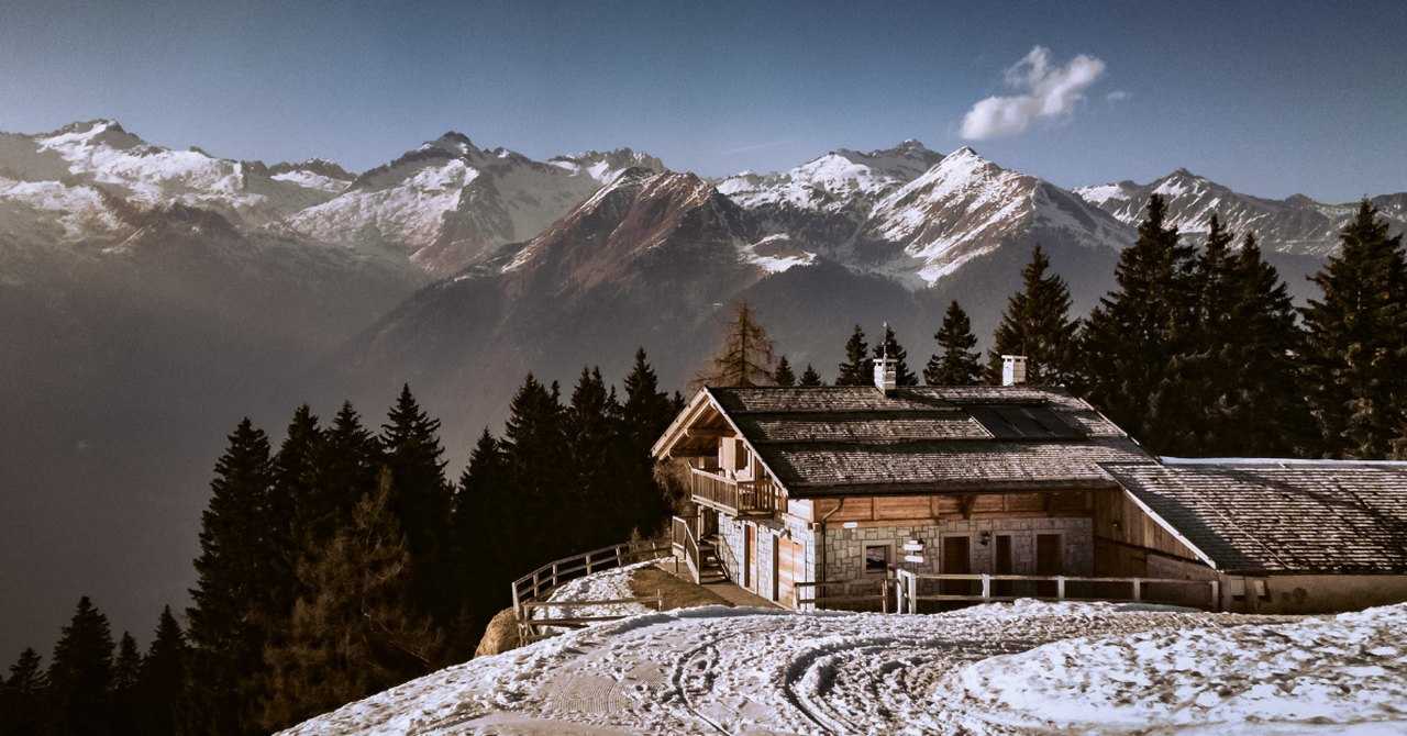 Location Winterhochzeit: Fast jeder will auf einer Berghütte feiern.