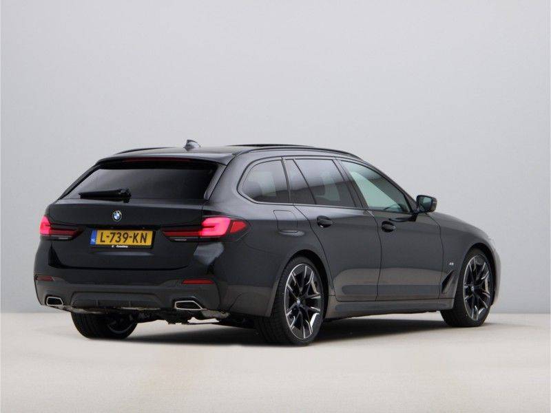 BMW 5 Serie Touring 520i High Executive Model M-Sport afbeelding 9