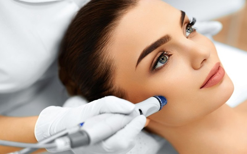 Microdermabrasion Treatment: AquaPure Facial by CanadaMedLaser