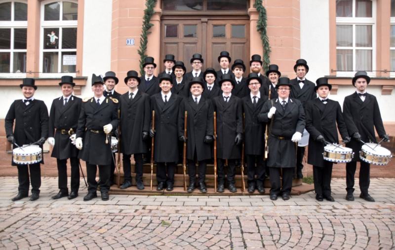 Die Wachmannschaft mit Wachhabendem Rüdiger Schreck und Leutnant Thomas Baumann