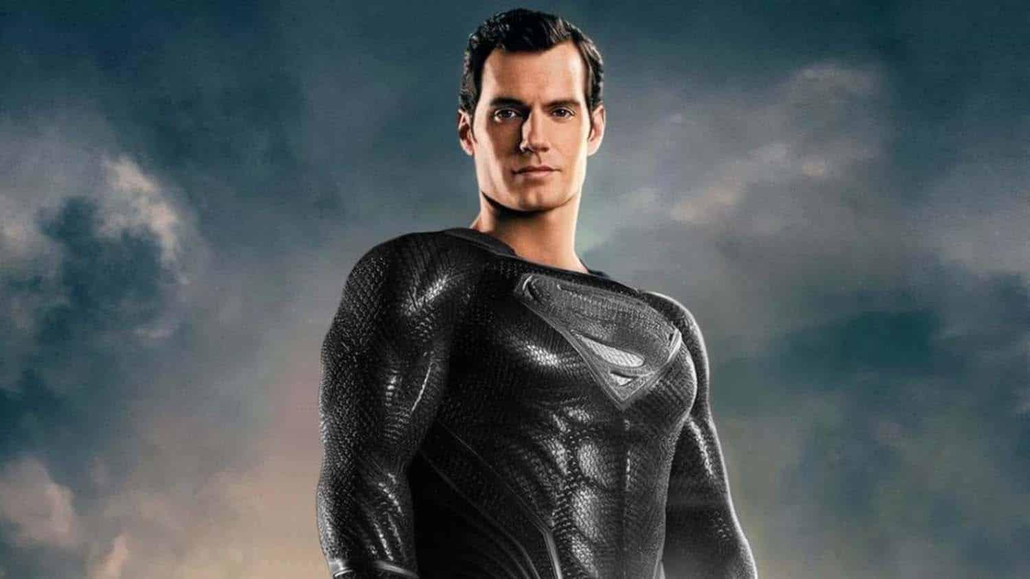 Superman veste preto em A versão de Zack Snyder de Liga da Justiça