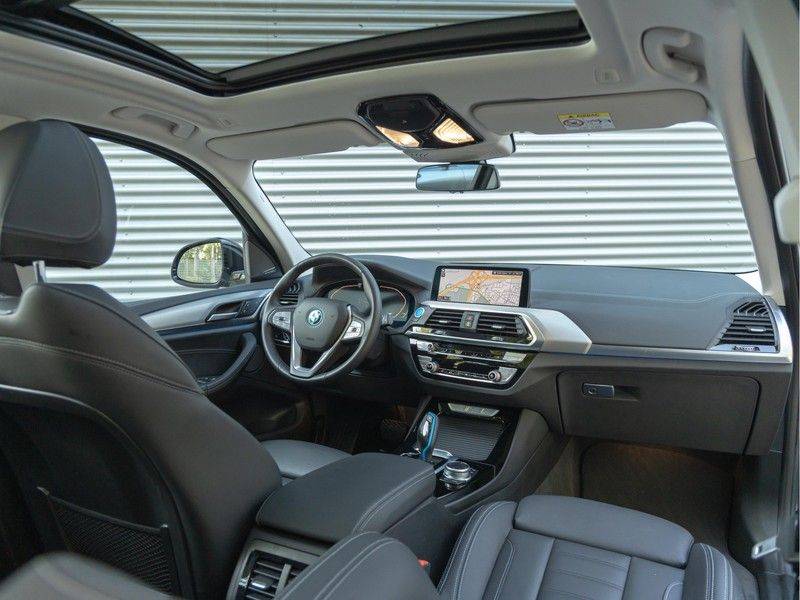 BMW iX3 High Executive - Direct Beschikbaar! afbeelding 3