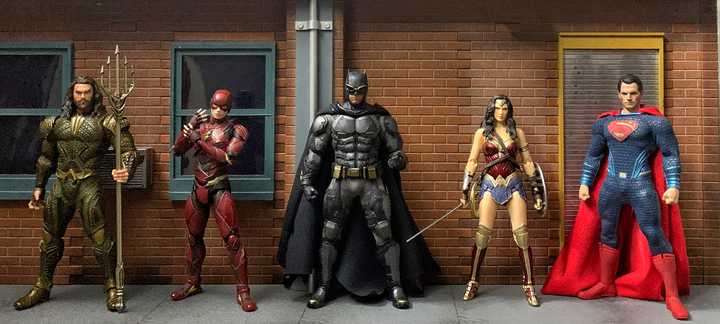 Justice League Mezco Mafex Mix