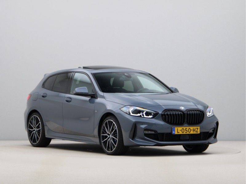 BMW 1 Serie 120i High Exe M-Sport Aut. afbeelding 7