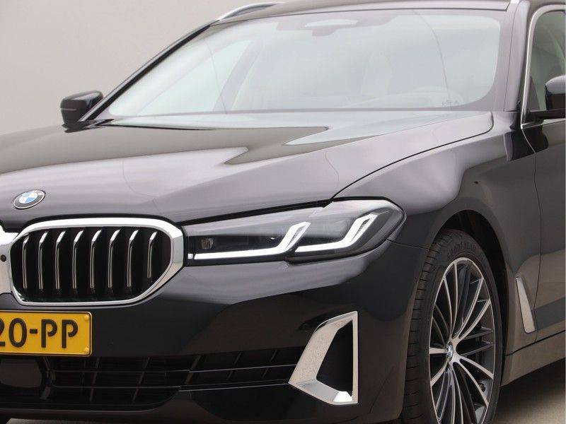 BMW 5 Serie Touring 520i High Executive Luxury Line afbeelding 24