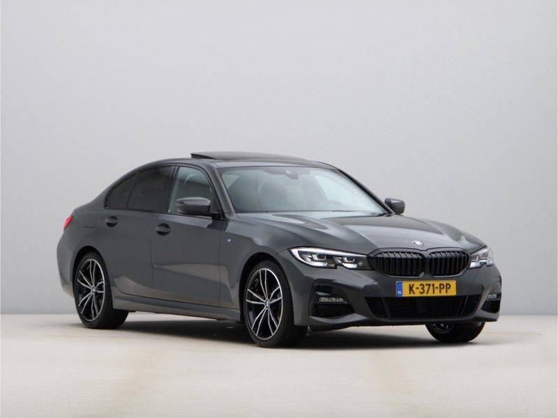 BMW 3 Serie 320i High Exe M-Sport afbeelding 7