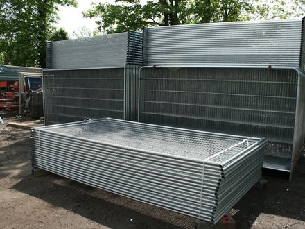 Do You Need to Buy or Hire Your Temporary Fencing?