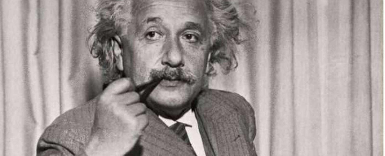 Einstein, Doar cei care fac încercări absurde pot realiza imposibilul
