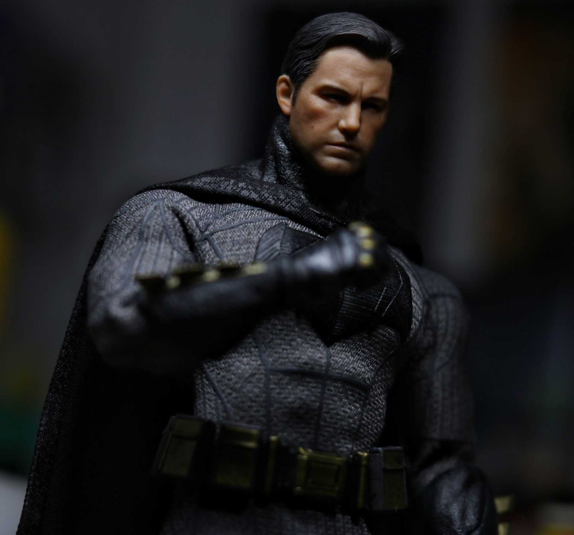 Mezco Toyz Dawn of Justice Batman with Dawn of Eleven Head