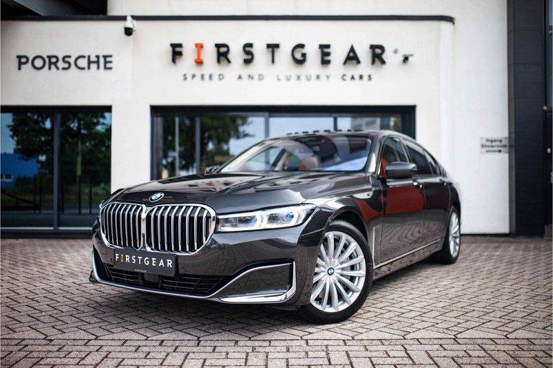 BMW 7 Serie 740d xDrive *ACC / Schuifdak / Harman-Kardon / Trekhaak / Laser / HUD* afbeelding 1