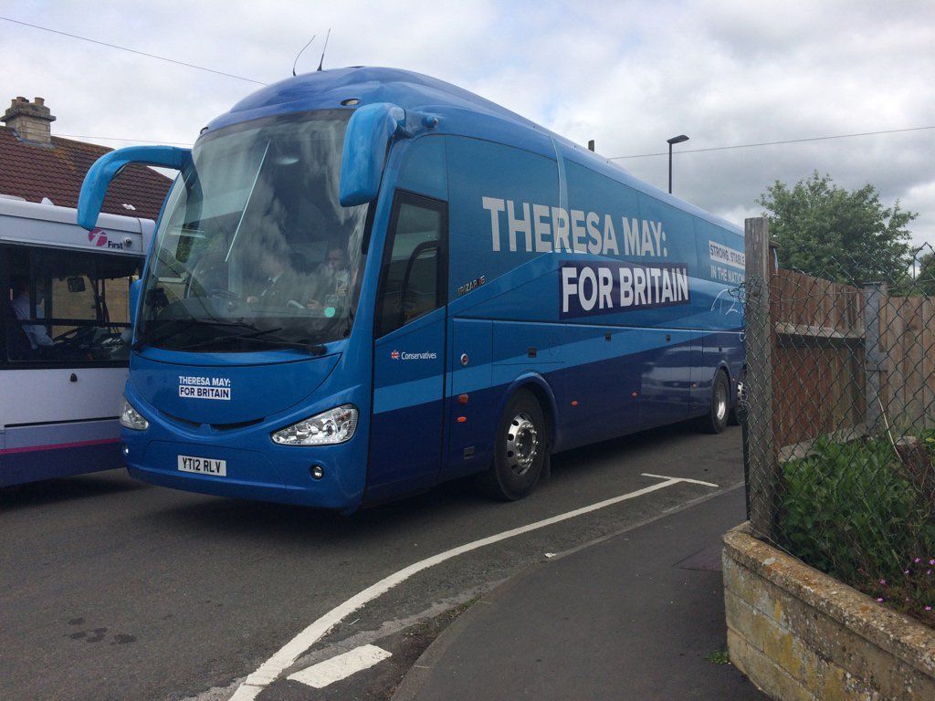 oh my god twitter doesn’t include alt text from images in their API